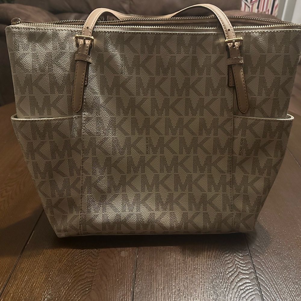 Mk purse - Picture 8 of 8